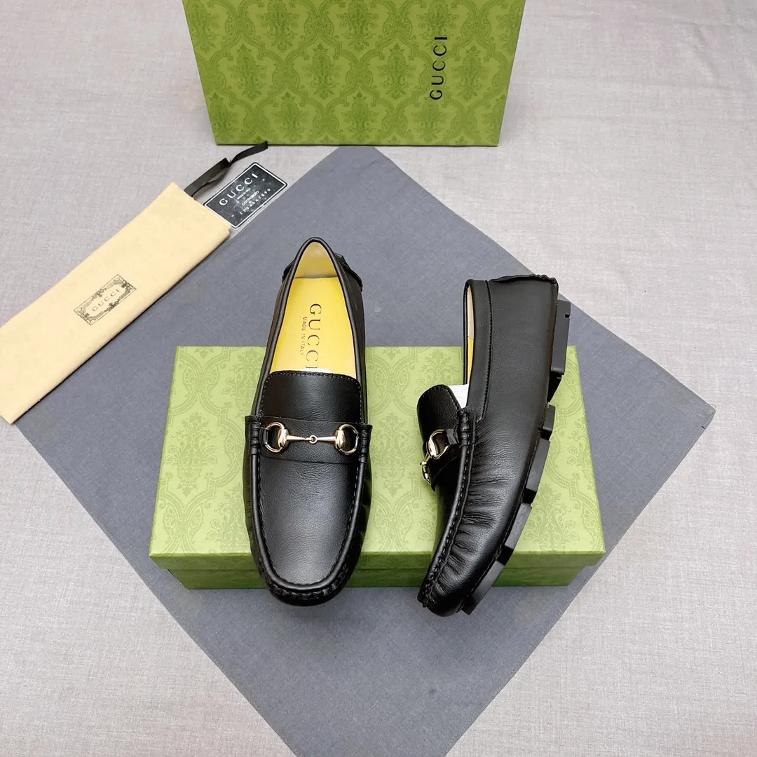 p400 GUCCI, Gucci official flagship store original casual beanie shoes ~ Four Seasons Trendy Shoes 👟》New version at the counter, Gucci 1:1 high-quality workmanship, upper: imported pebbled calfskin, genuine sweat-absorbent pigskin lining, fashionable lazy business style design, casual loafers, running shoes are perfect for young people. British fashion boots 😍 Equipped with original raw rubber wear-resistant outsole, absolutely high-end and classy, ​​suitable for drivers only 🚗 A must-have for fashionable men, standard code 37-45 No. 071